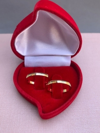 Par de aliança de ouro 18k abaulada e anatômica  2mm