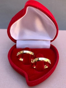 Par de aliança de ouro 12k reto com canto vivo 4mm