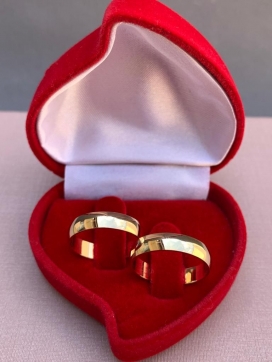 Par de aliança de ouro 18k reto abaulado 6mm